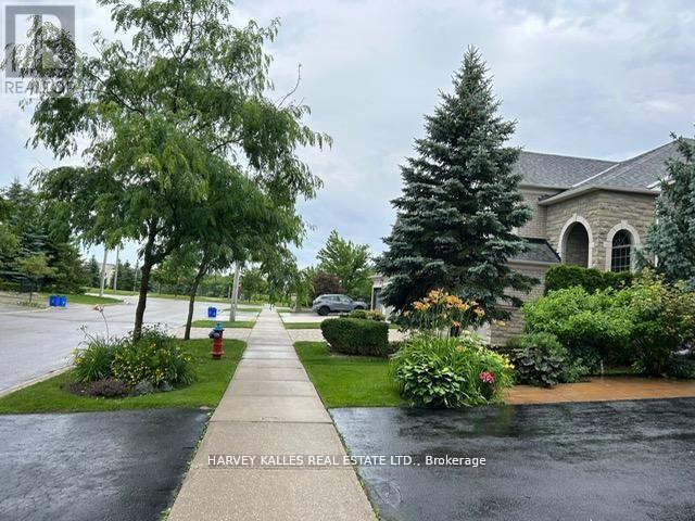 12 BARBERRY CRESCENT