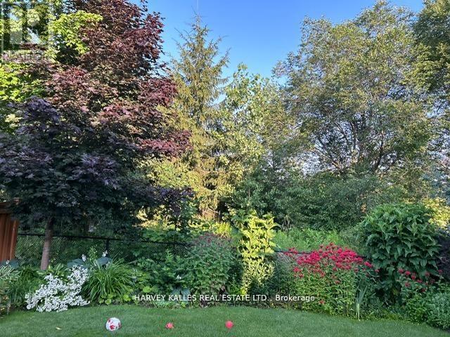 12 BARBERRY CRESCENT