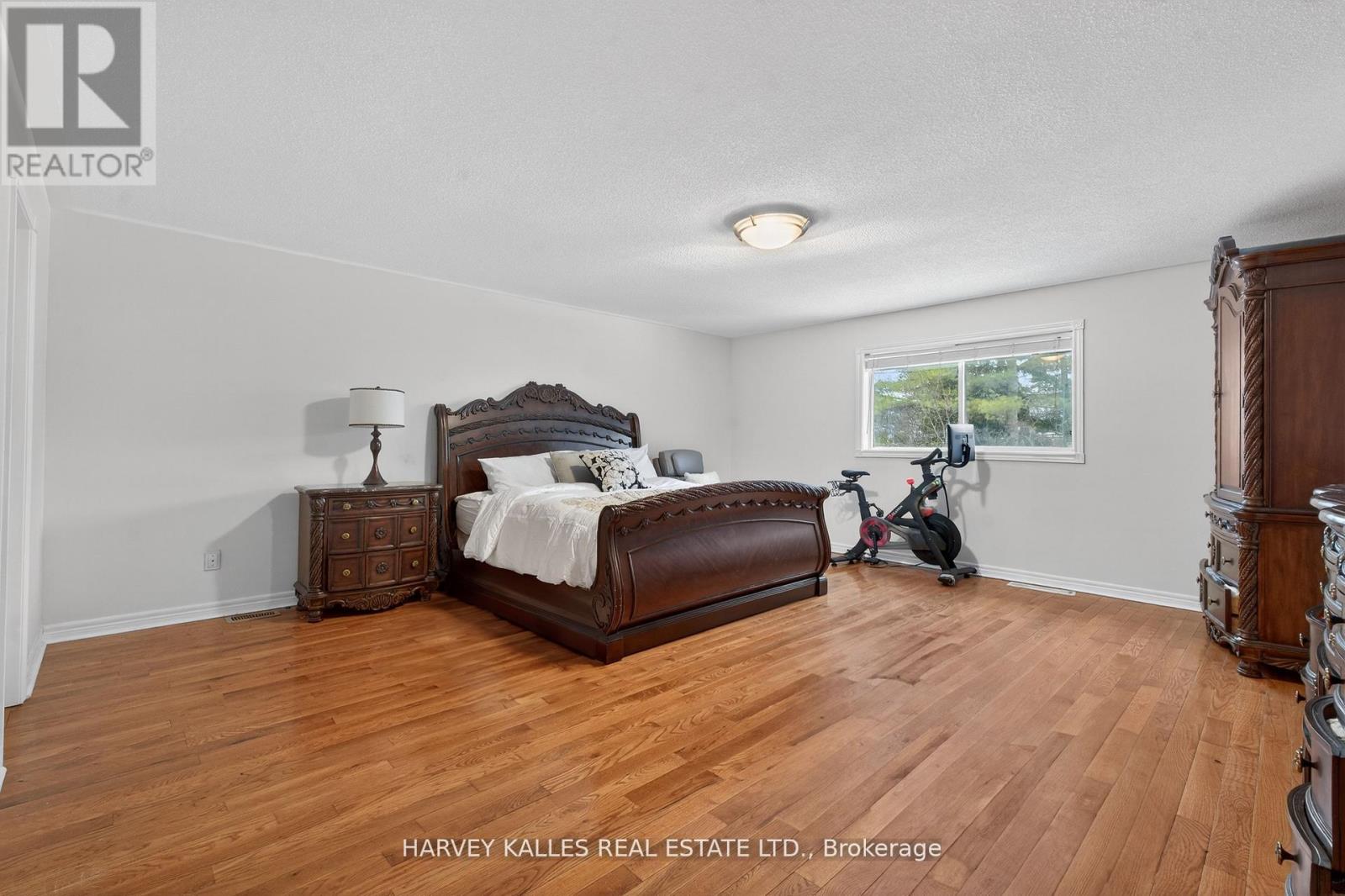 60 WOLFSON CRESCENT