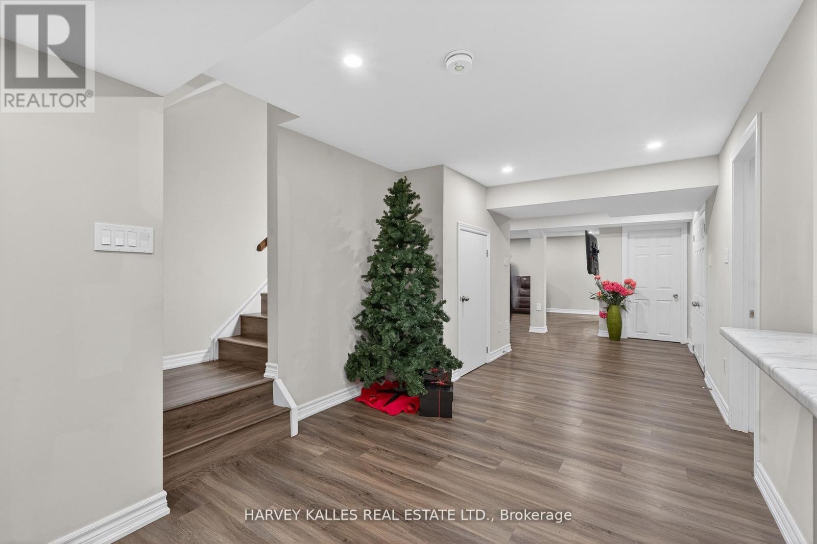 60 WOLFSON CRESCENT