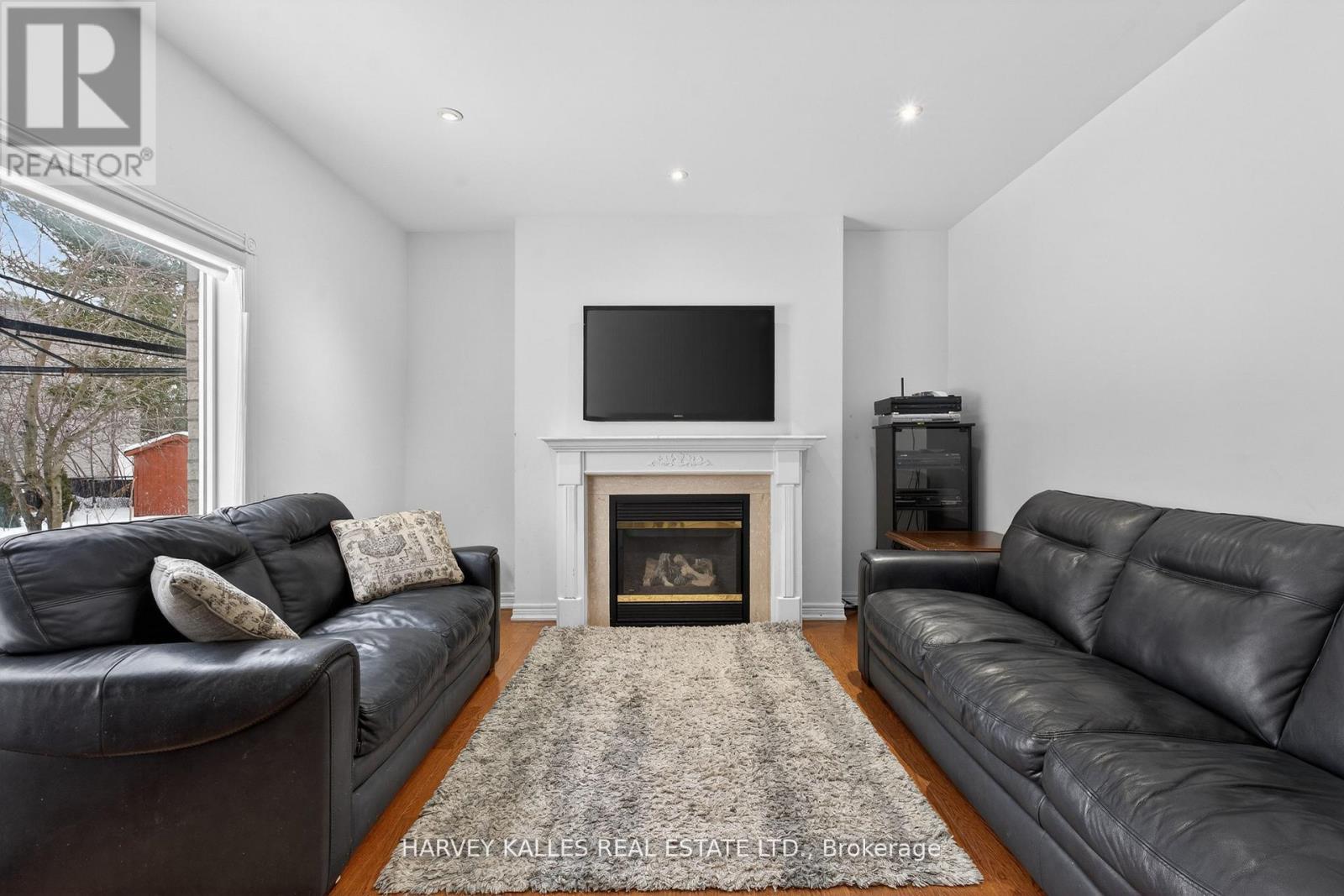 60 WOLFSON CRESCENT