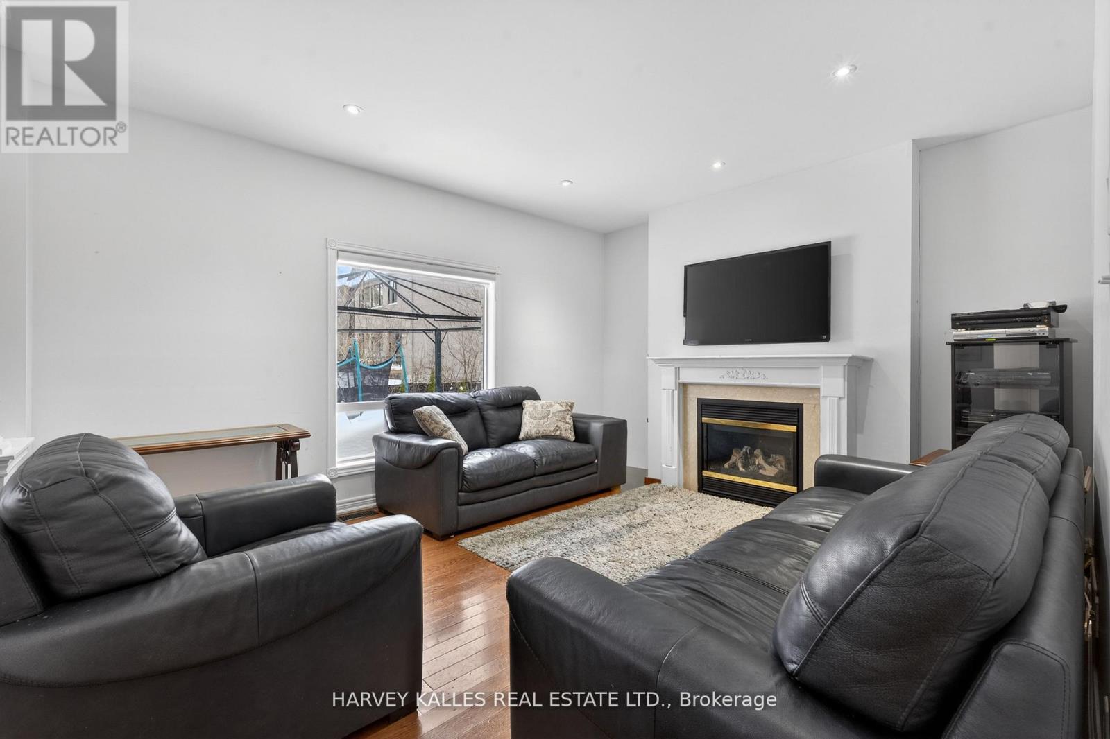 60 WOLFSON CRESCENT