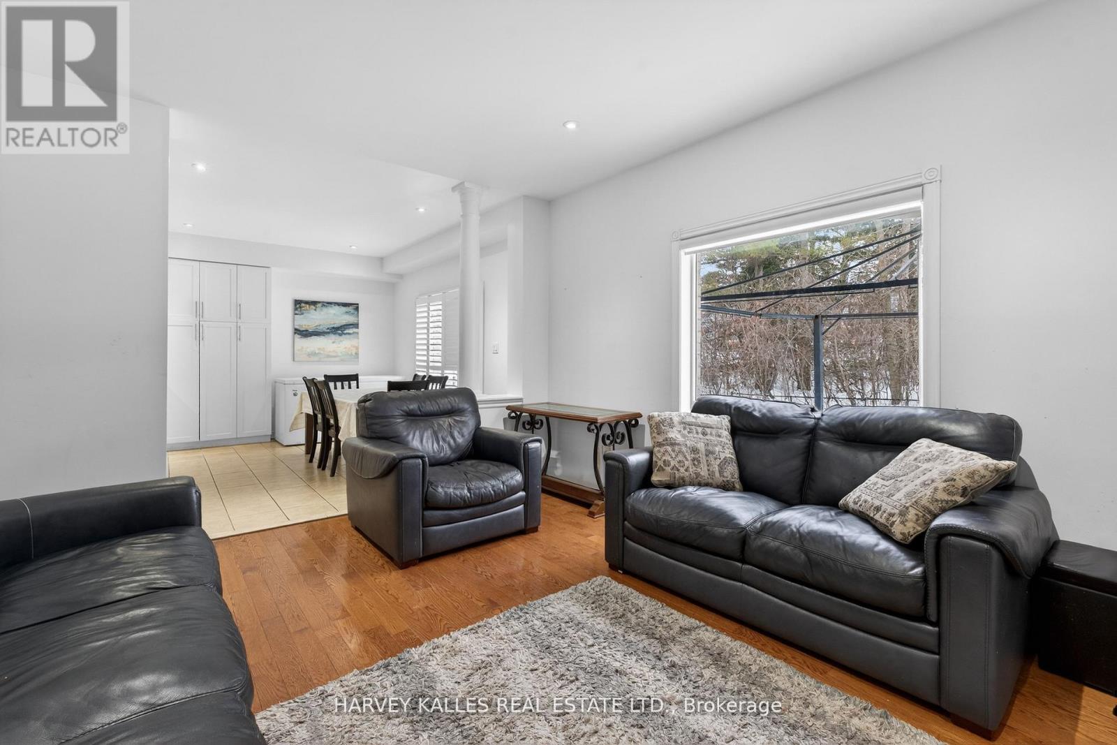 60 WOLFSON CRESCENT