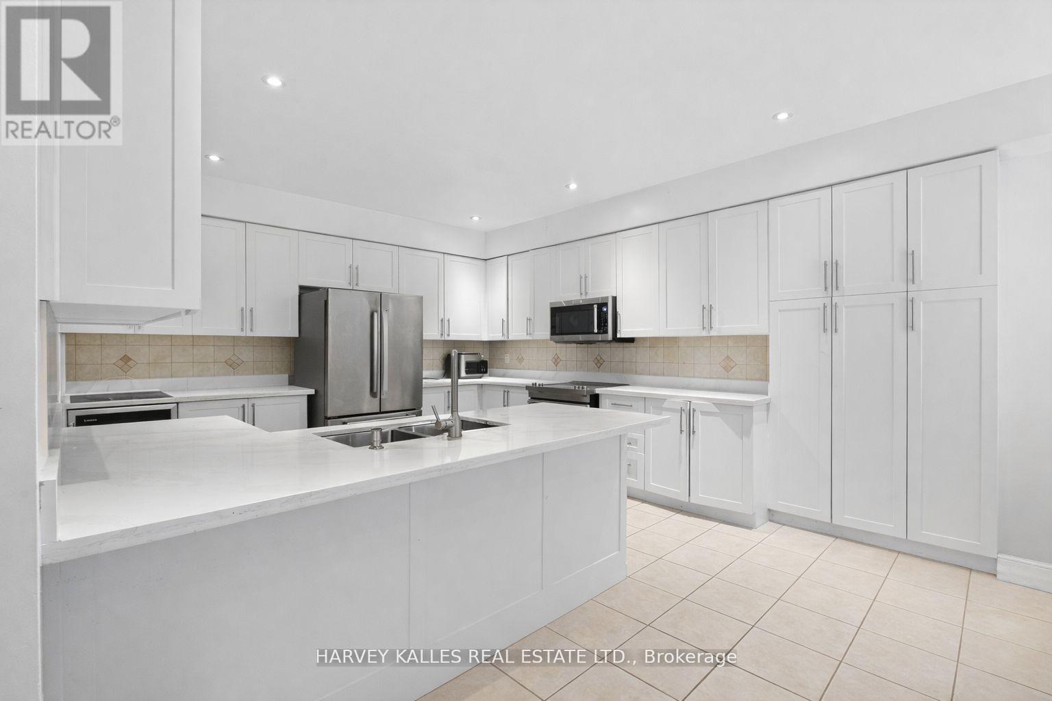 60 WOLFSON CRESCENT