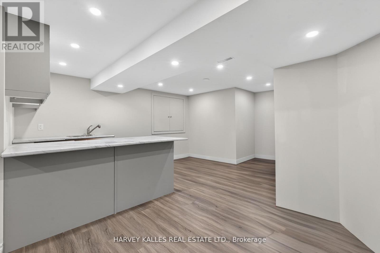 60 WOLFSON CRESCENT