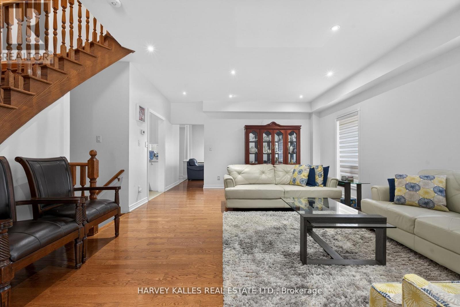 60 WOLFSON CRESCENT