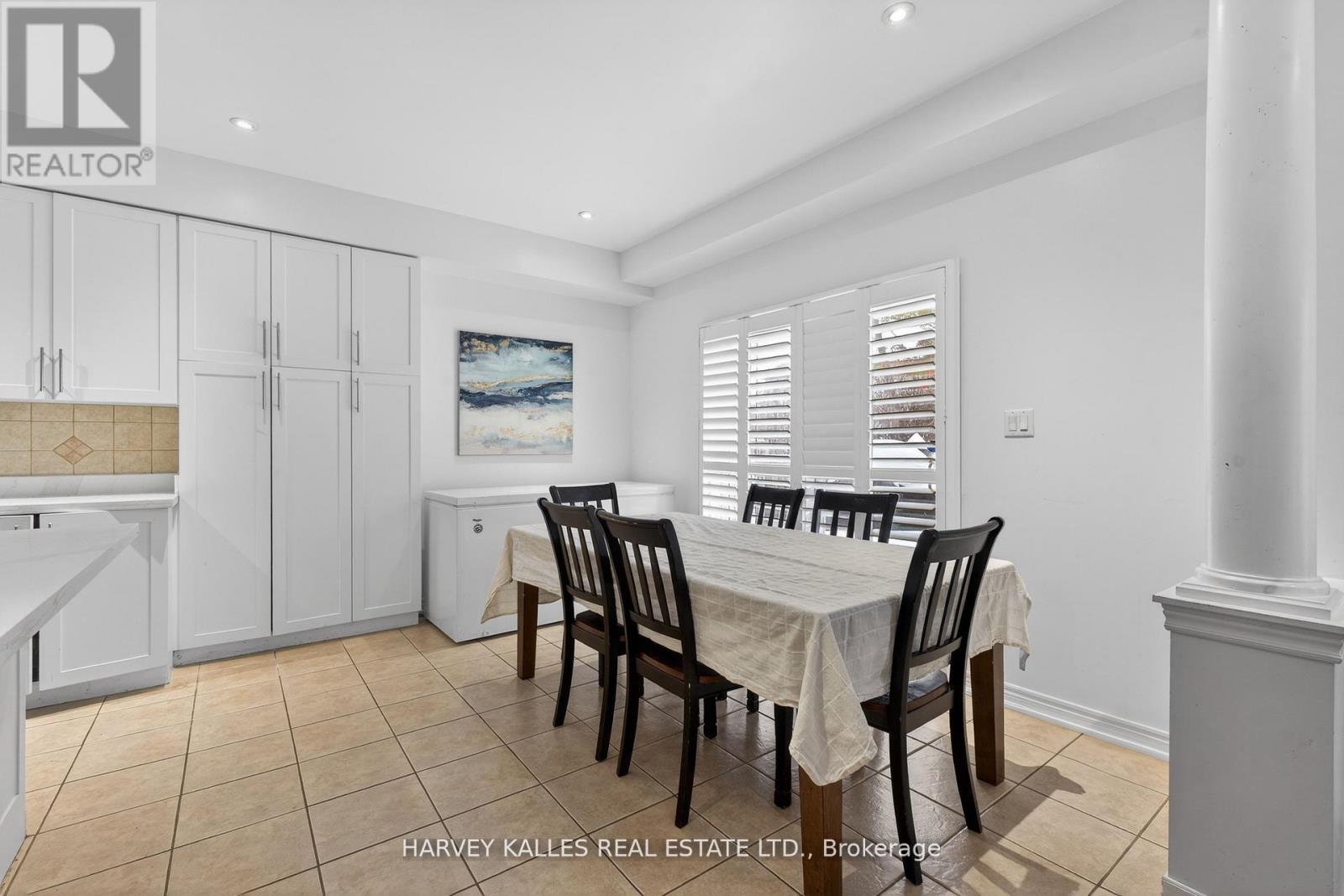 60 WOLFSON CRESCENT