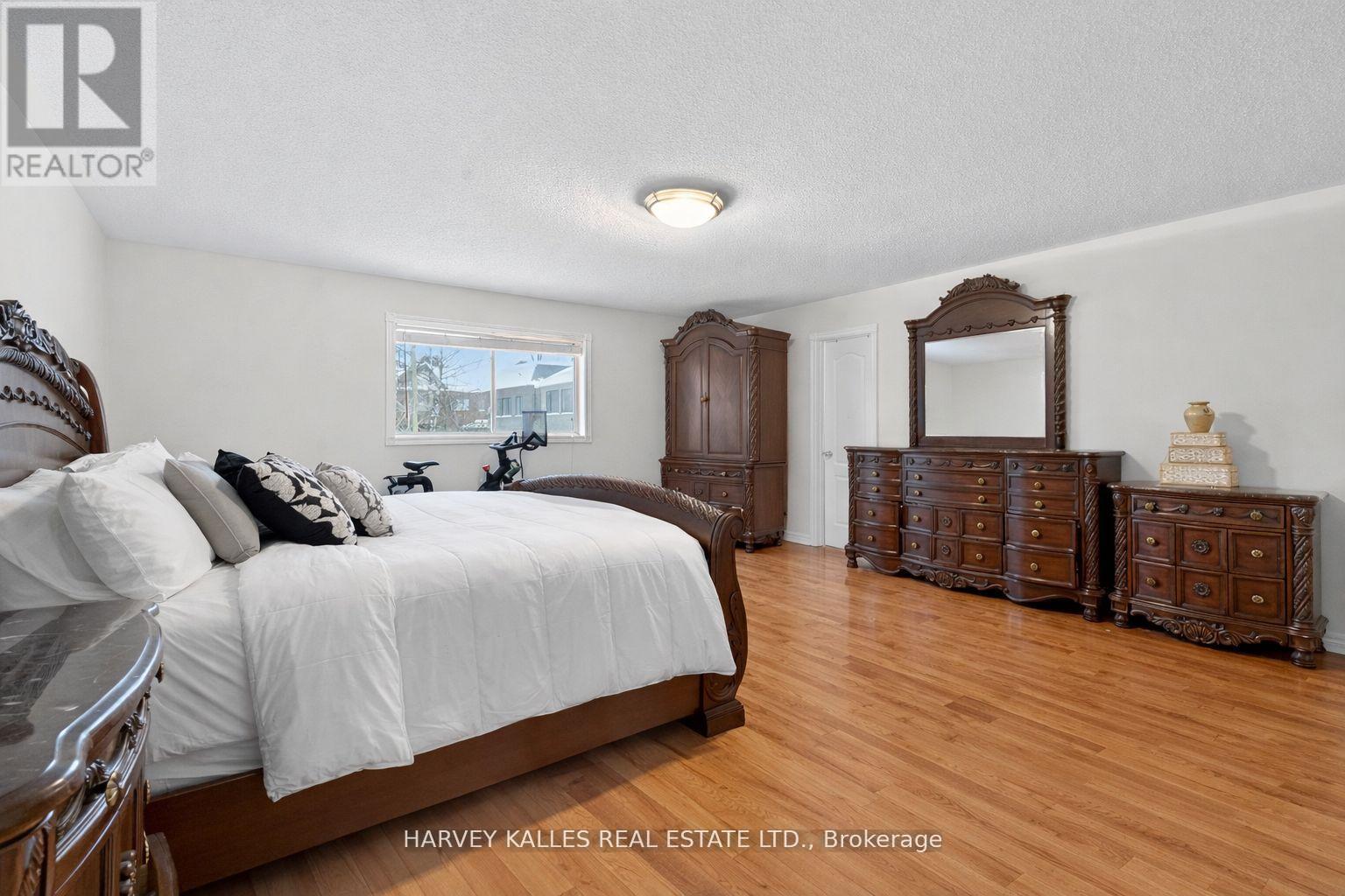60 WOLFSON CRESCENT