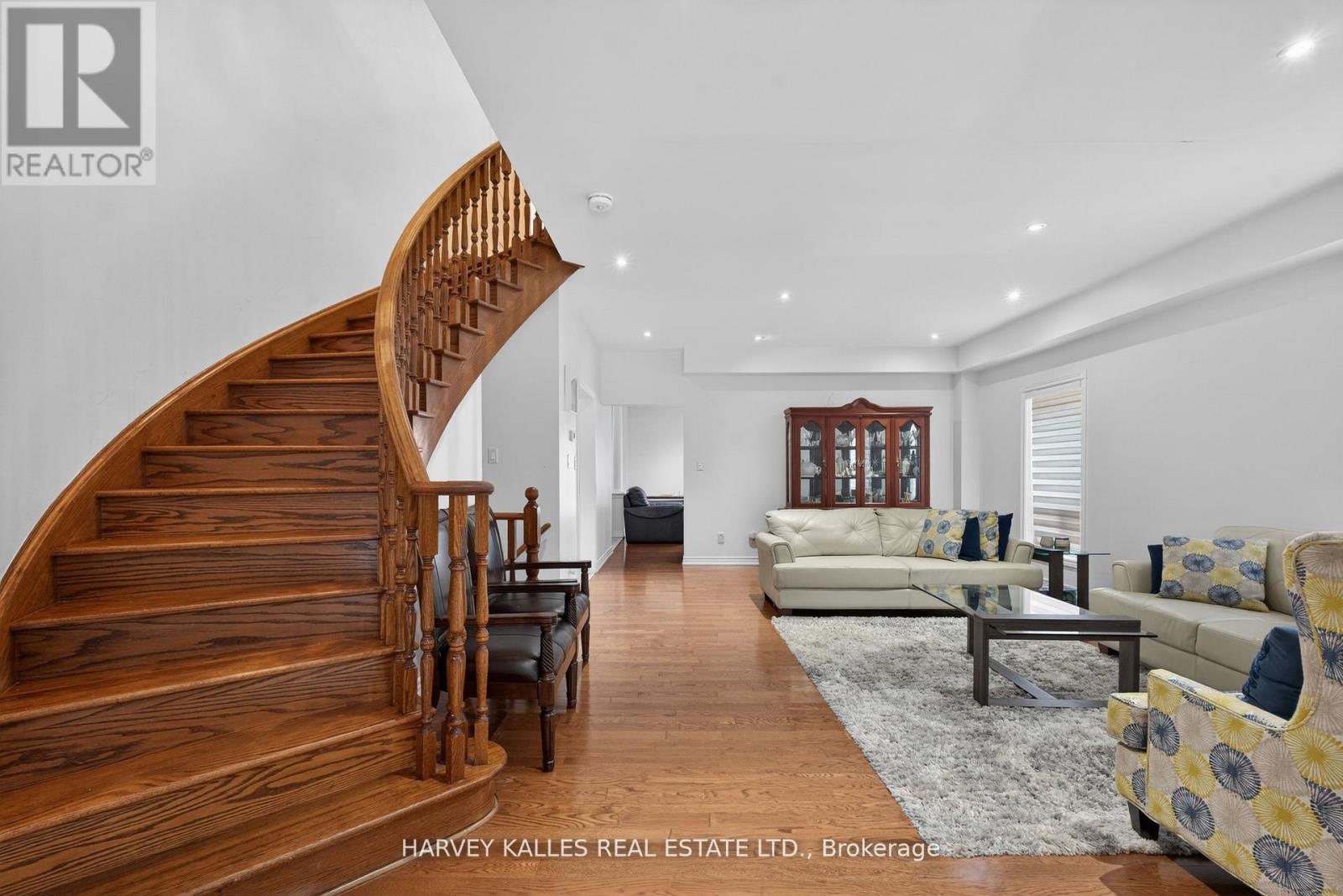 60 WOLFSON CRESCENT