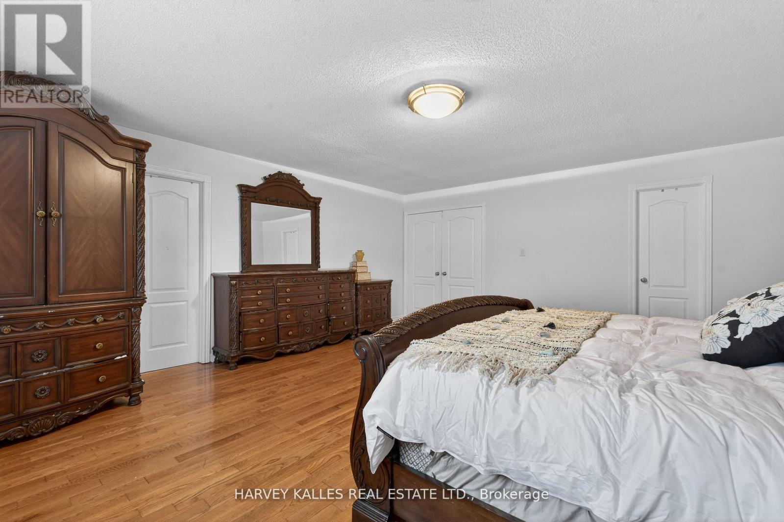 60 WOLFSON CRESCENT