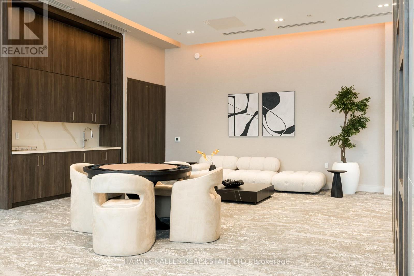 243 - 333 SUNSEEKER AVENUE