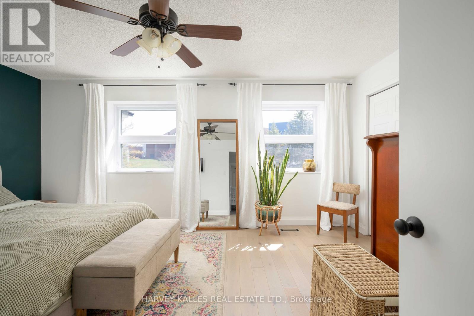 510 PICKERING CRESCENT