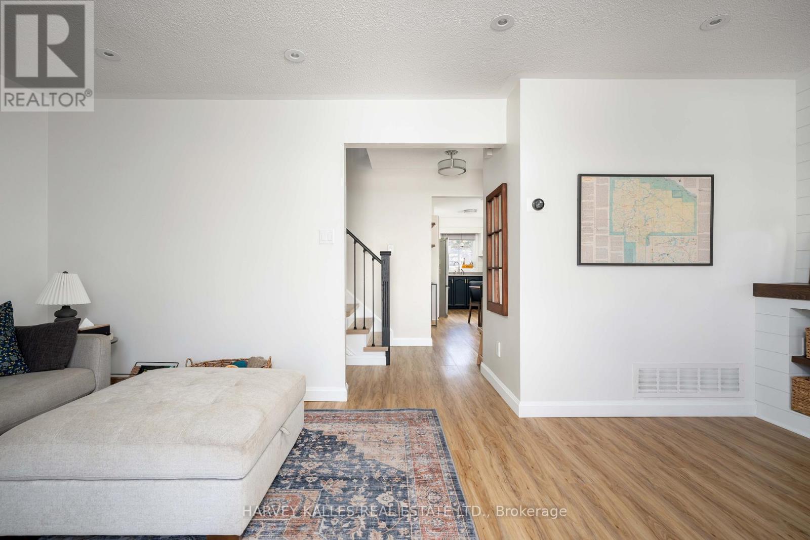 510 PICKERING CRESCENT