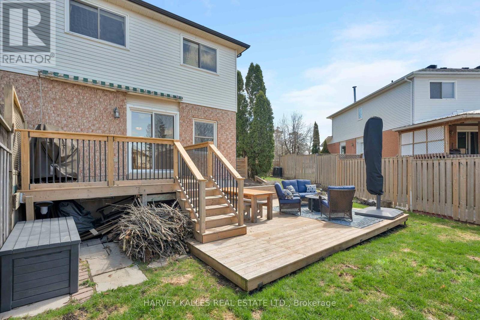 510 PICKERING CRESCENT
