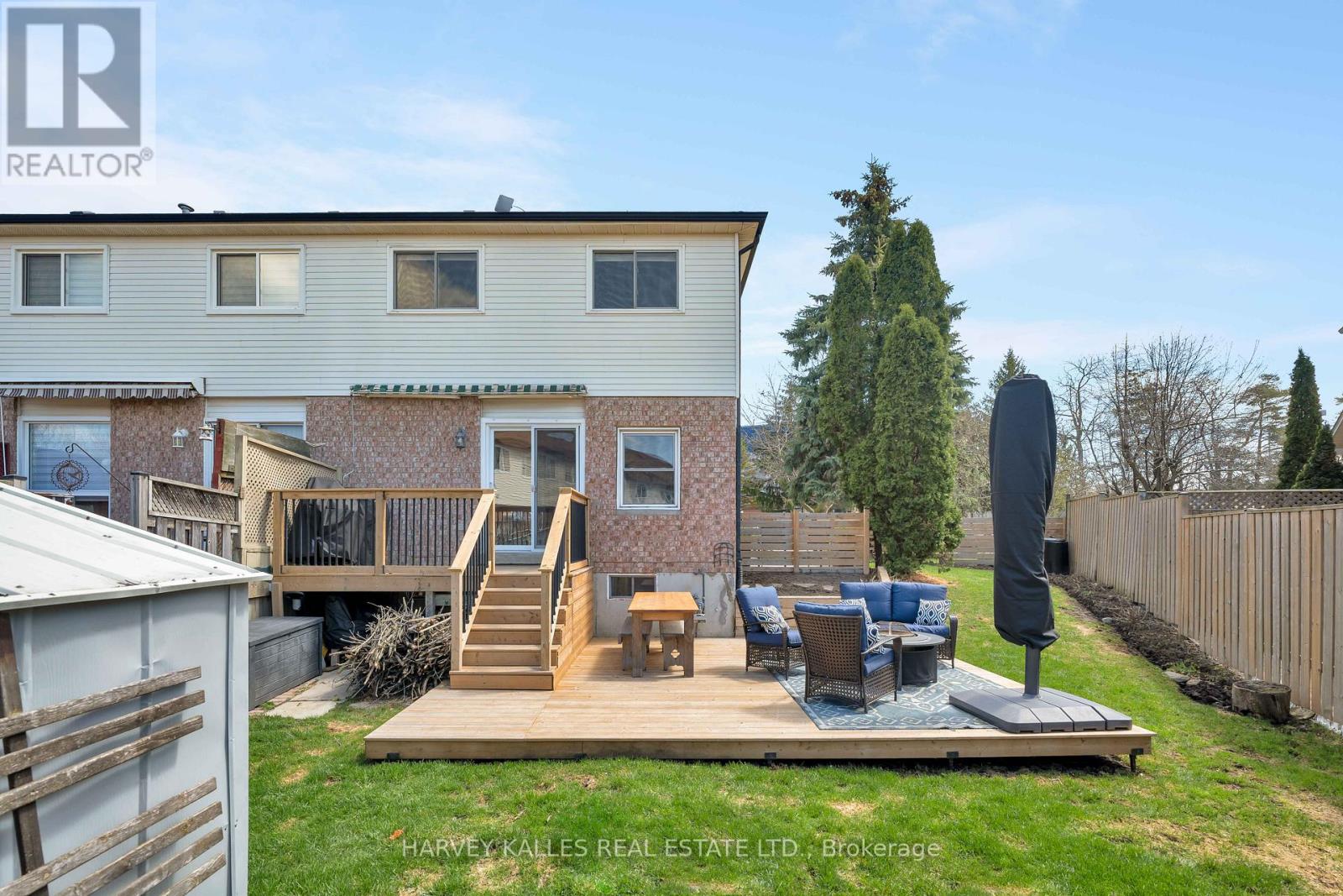 510 PICKERING CRESCENT