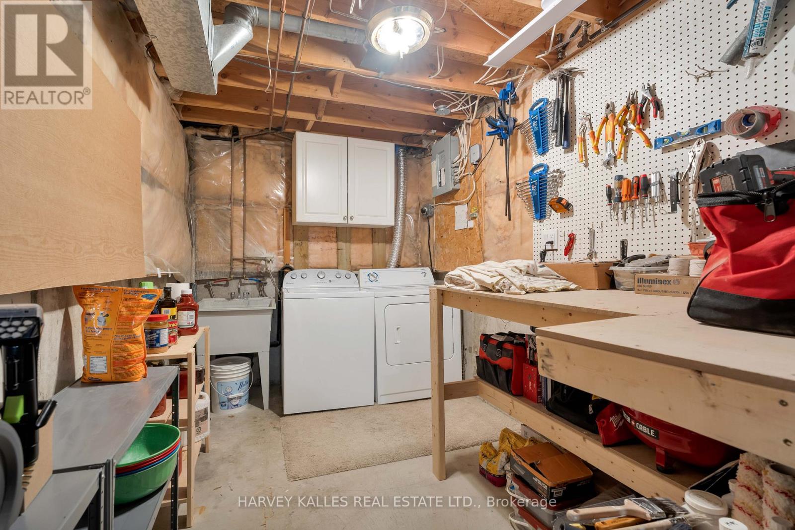 510 PICKERING CRESCENT