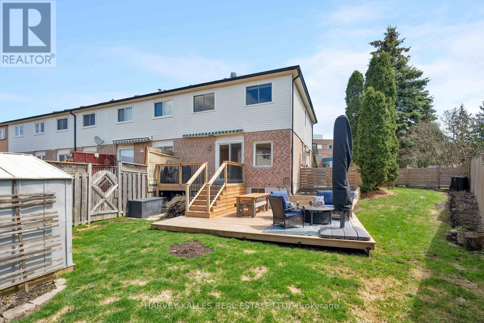 510 PICKERING CRESCENT