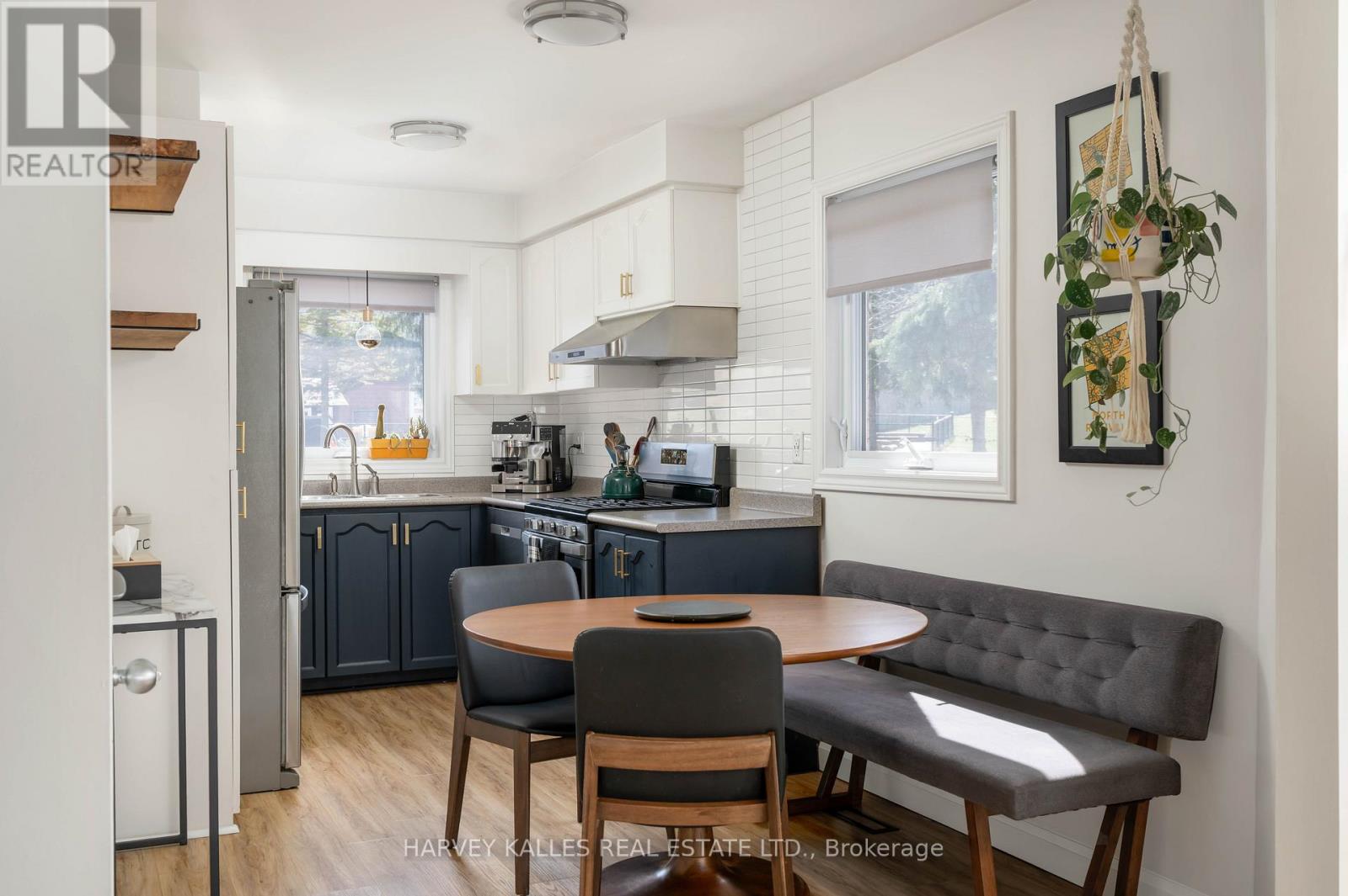 510 PICKERING CRESCENT