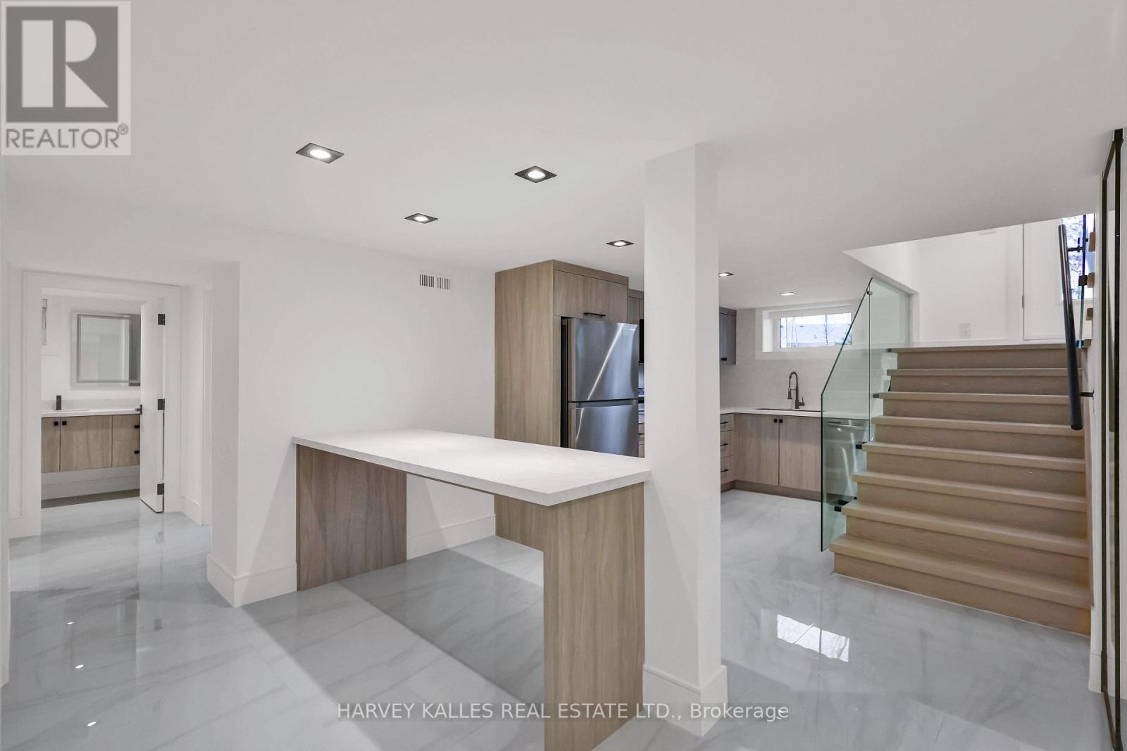 193 BEECHWOOD CRESCENT