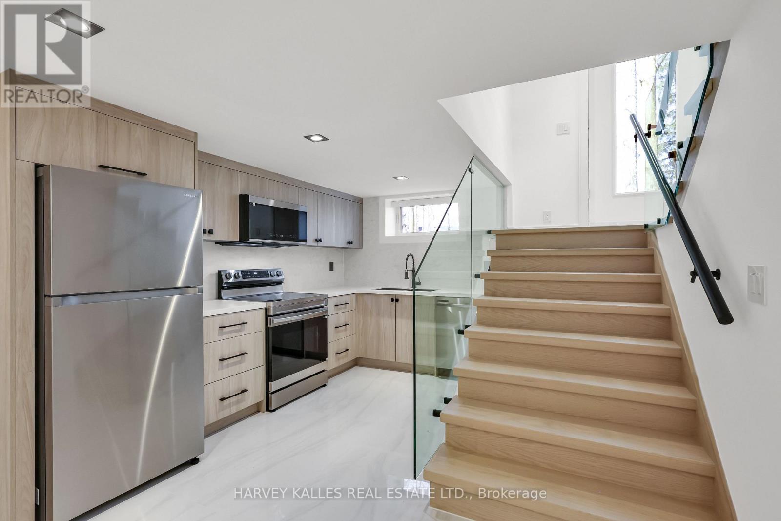 193 BEECHWOOD CRESCENT
