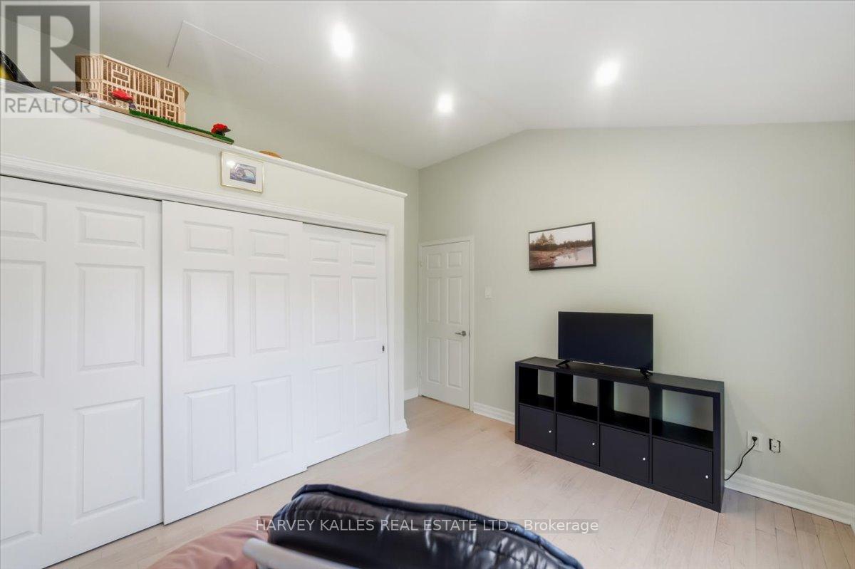 72 WALMER ROAD