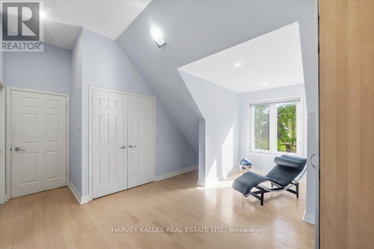 72 WALMER ROAD