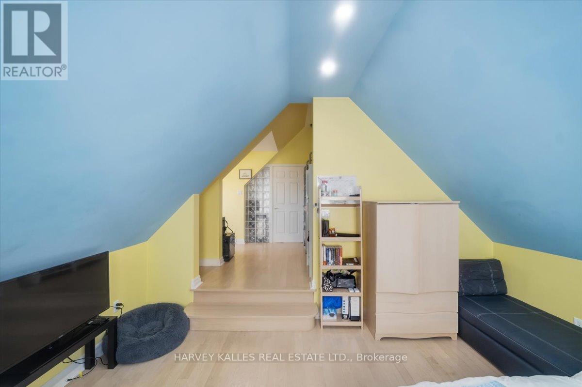 72 WALMER ROAD