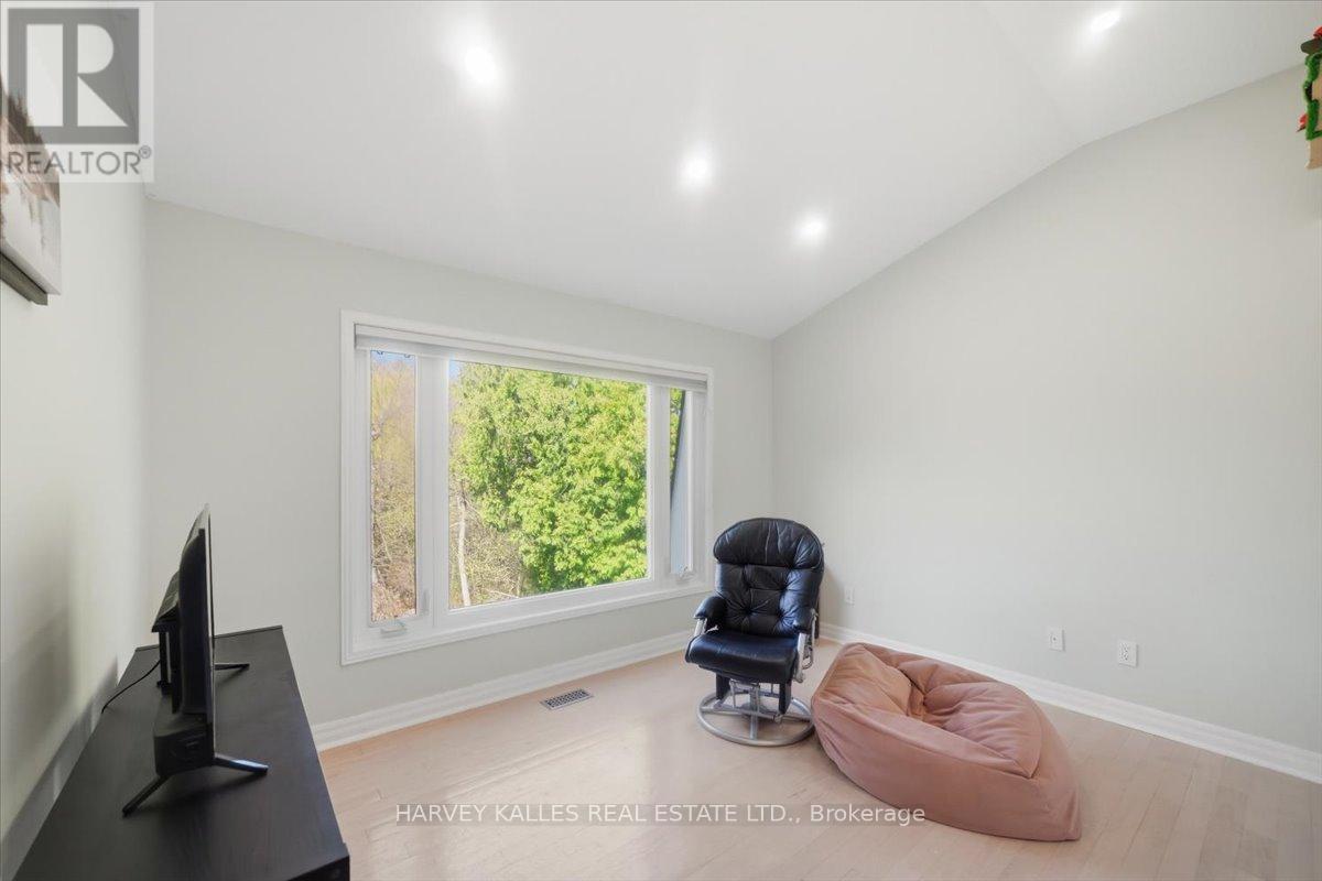 72 WALMER ROAD