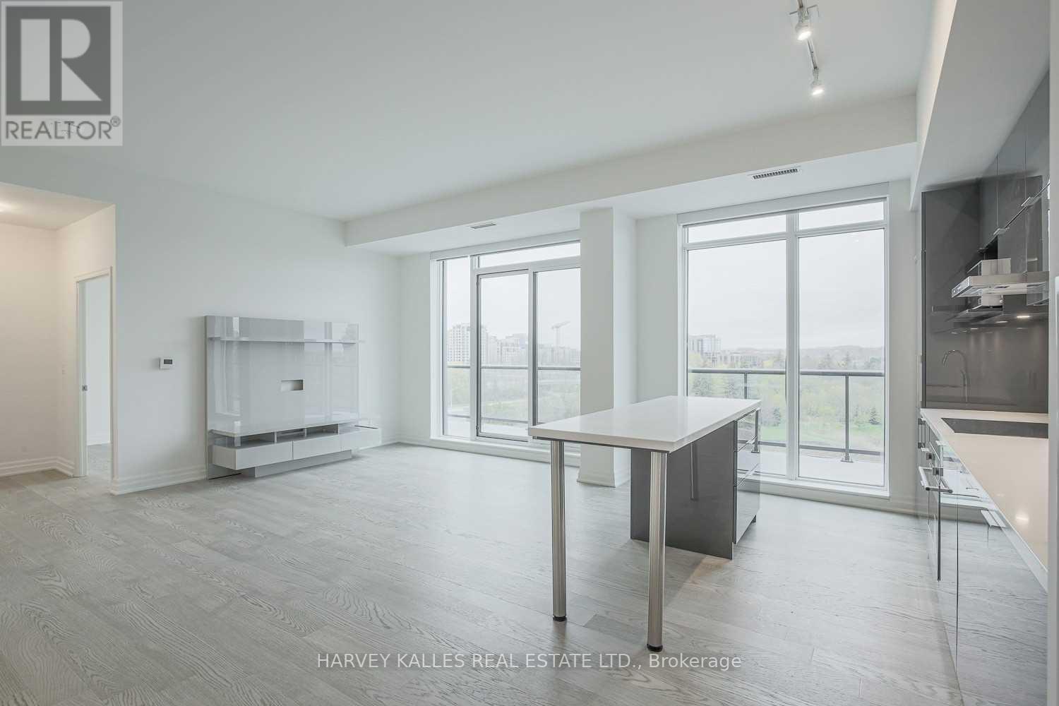 713 - 18 ROUGE VALLEY DRIVE W