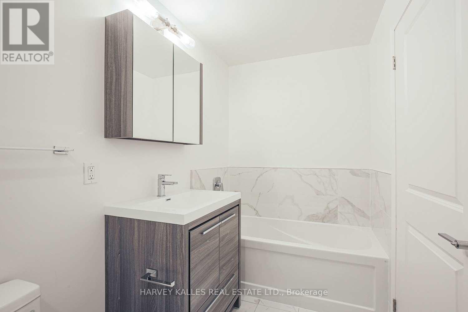 713 - 18 ROUGE VALLEY DRIVE W