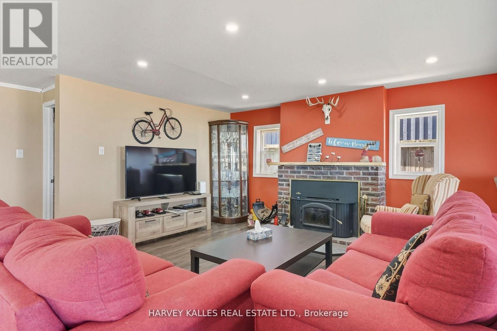72 LAKESIDE DRIVE