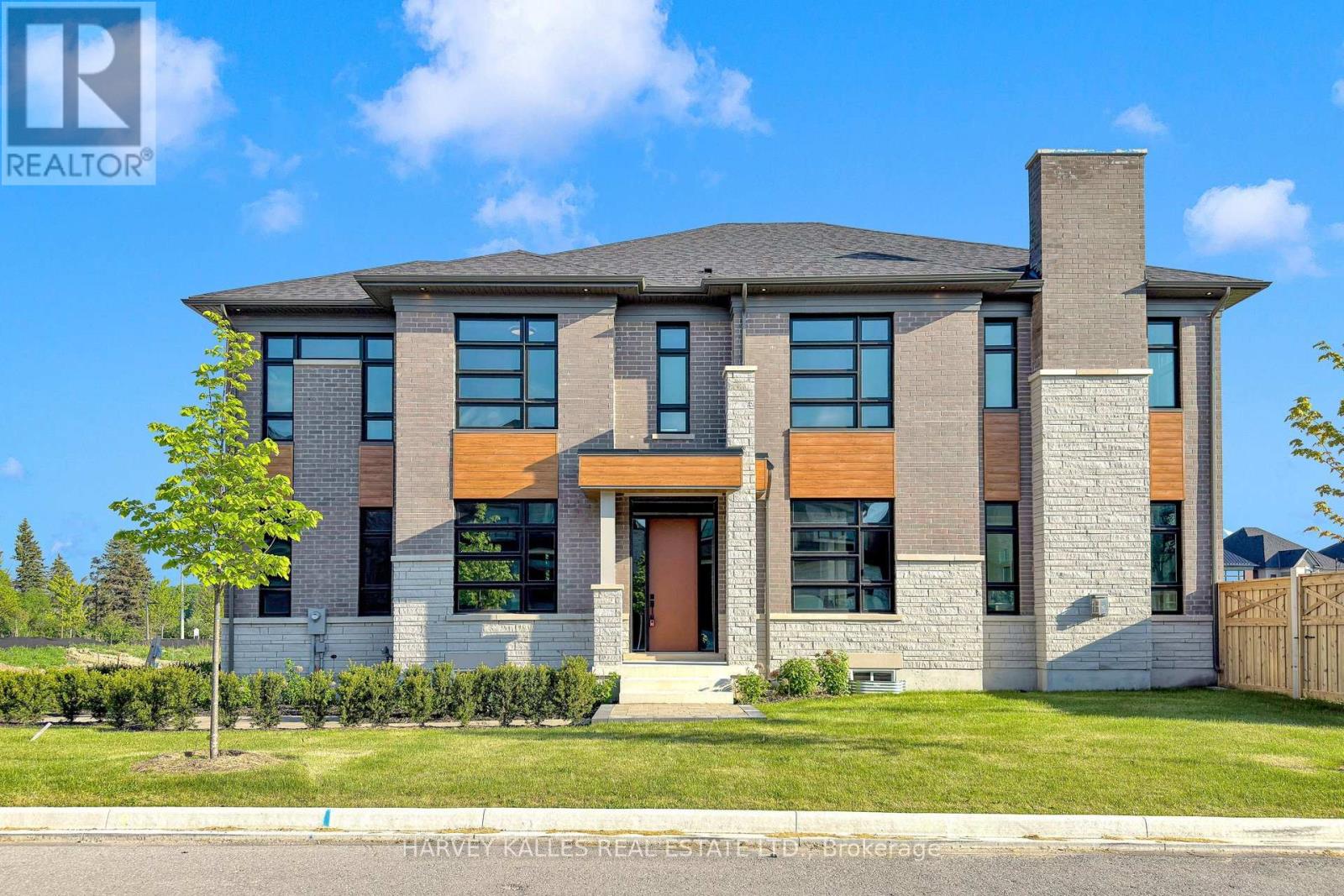 107 WINTHROP CRESCENT