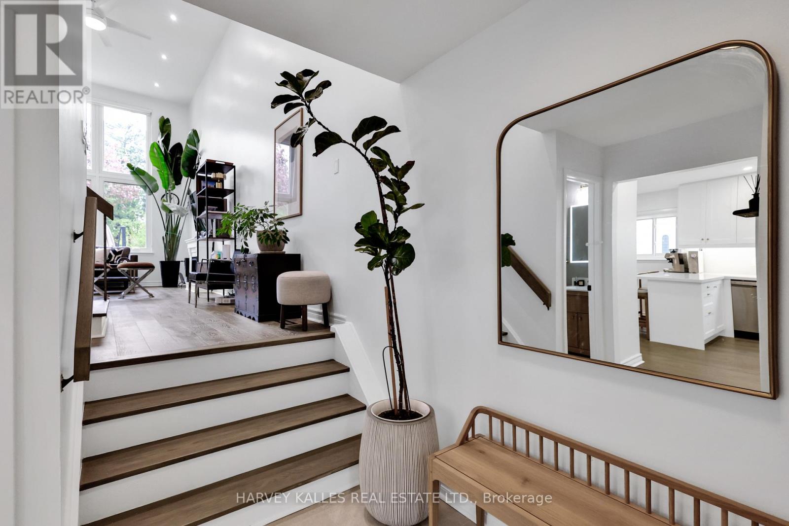 41 DONNAMORA CRESCENT