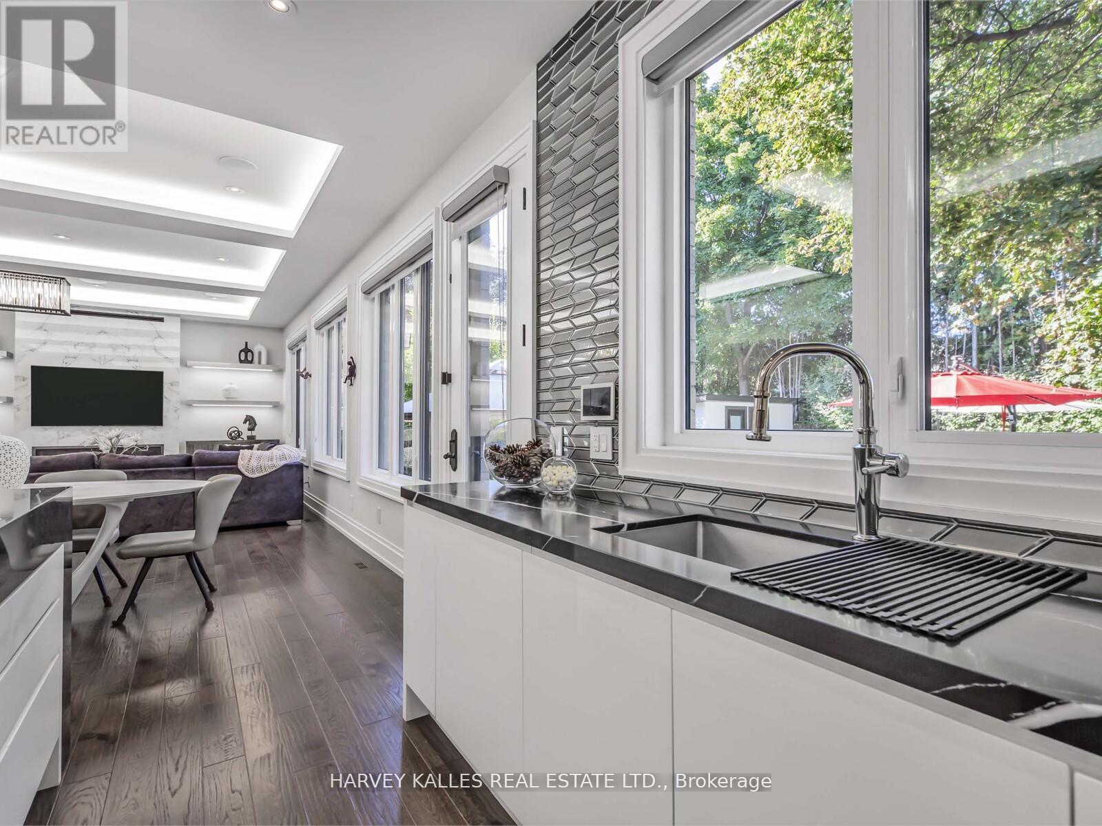 10 MALAREN ROAD