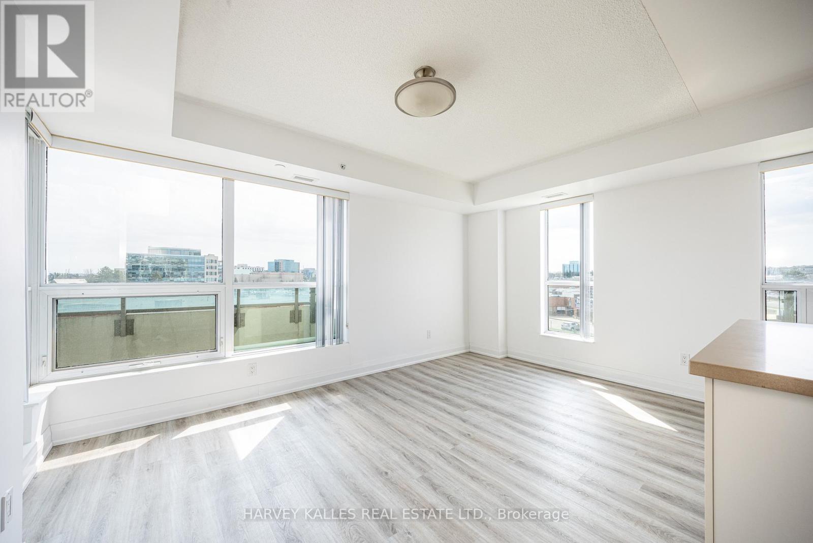 317 - 75 NORMAN BETHUNE AVENUE