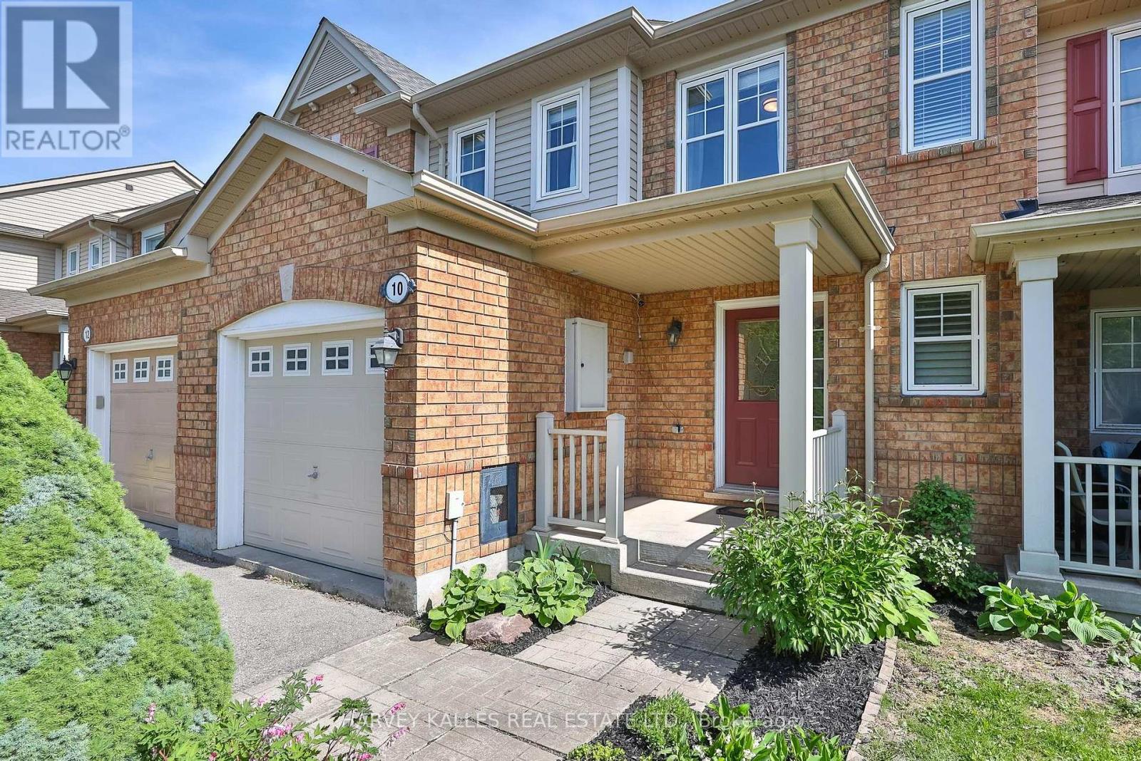10 DOUGHERTY CRESCENT