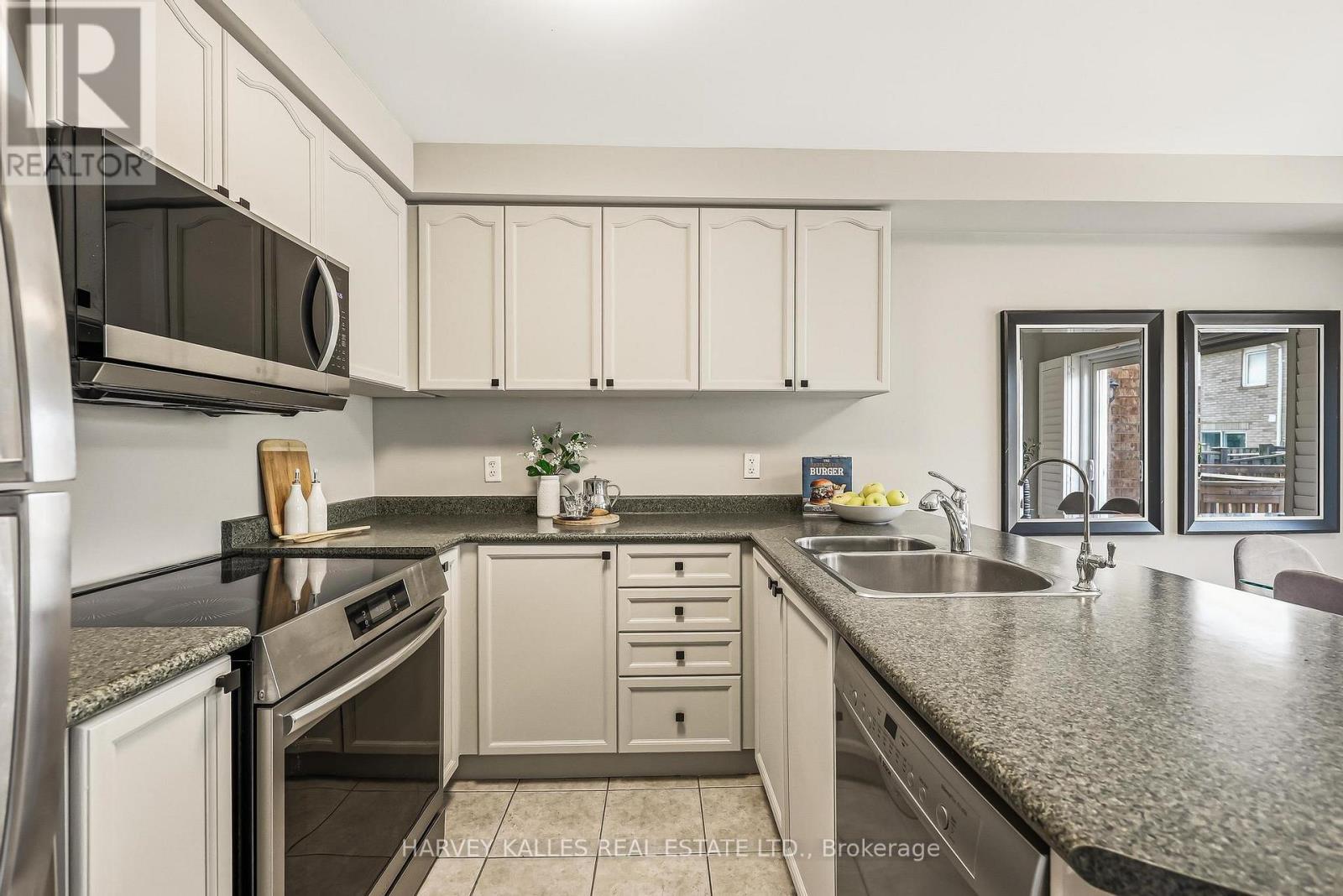 10 DOUGHERTY CRESCENT