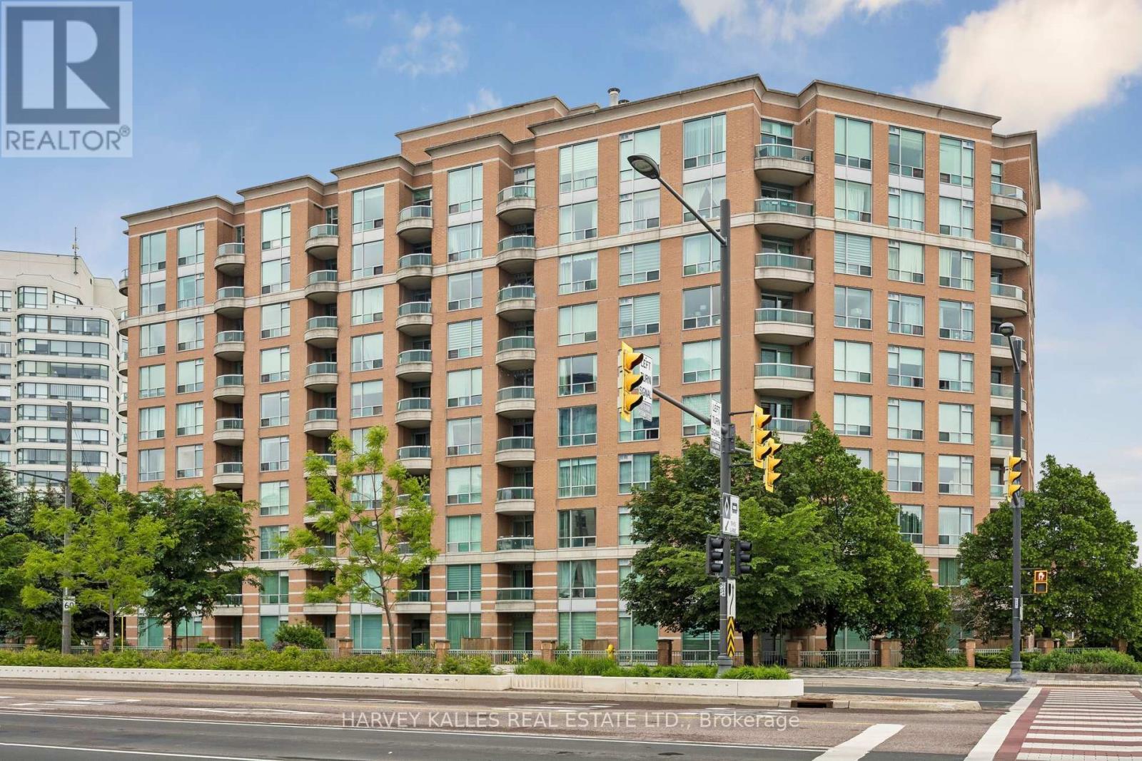 302 - 745 NEW WESTMINSTER DRIVE
