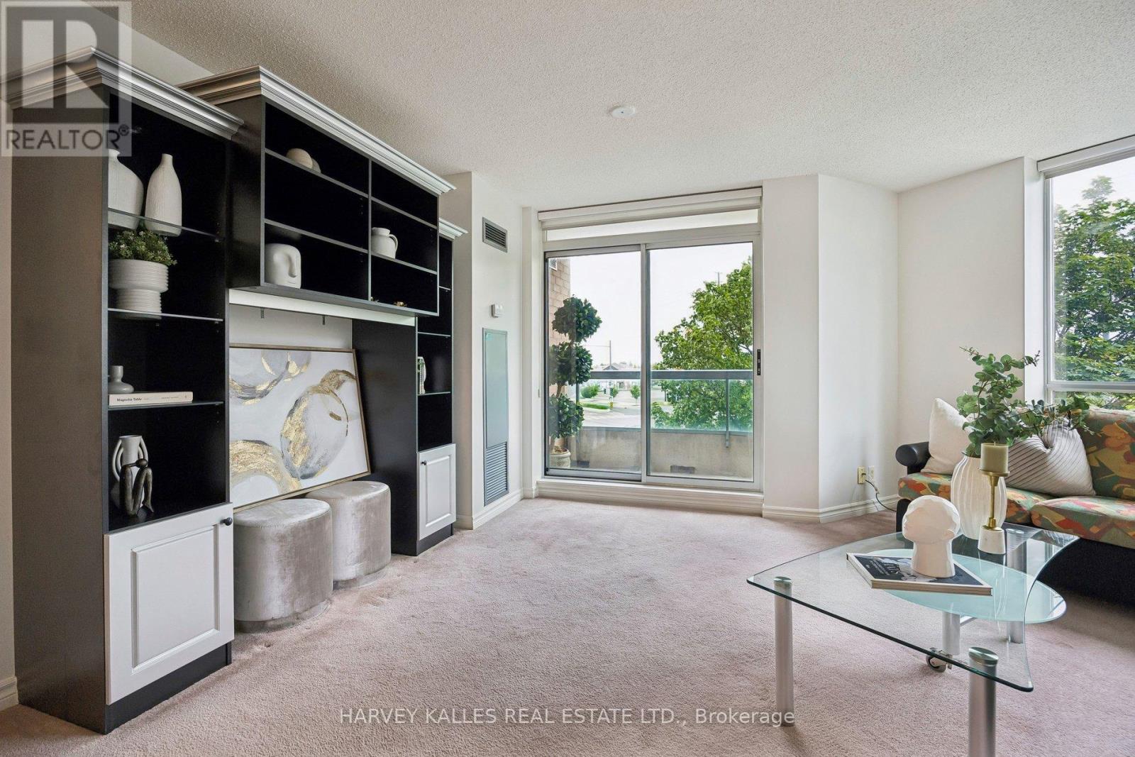 302 - 745 NEW WESTMINSTER DRIVE