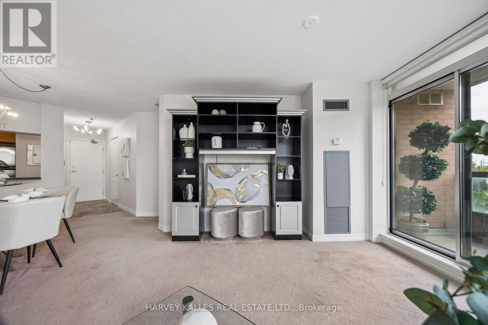 302 - 745 NEW WESTMINSTER DRIVE