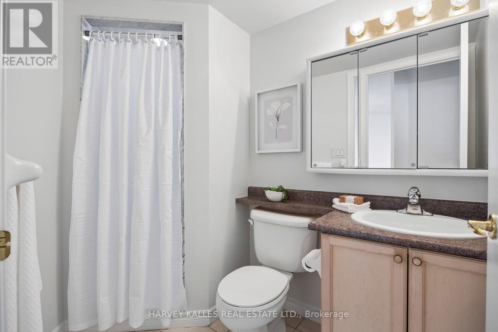 302 - 745 NEW WESTMINSTER DRIVE