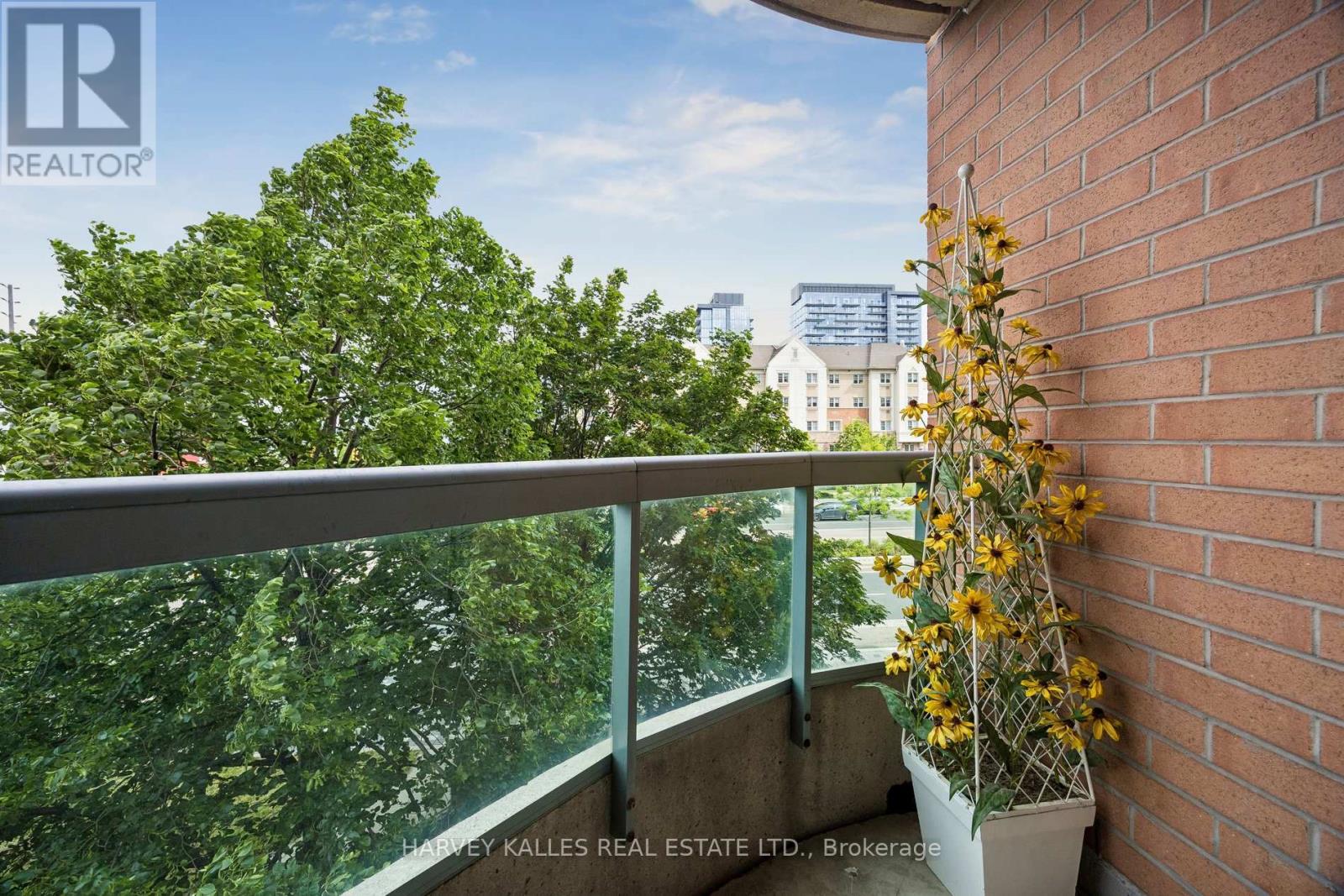 302 - 745 NEW WESTMINSTER DRIVE