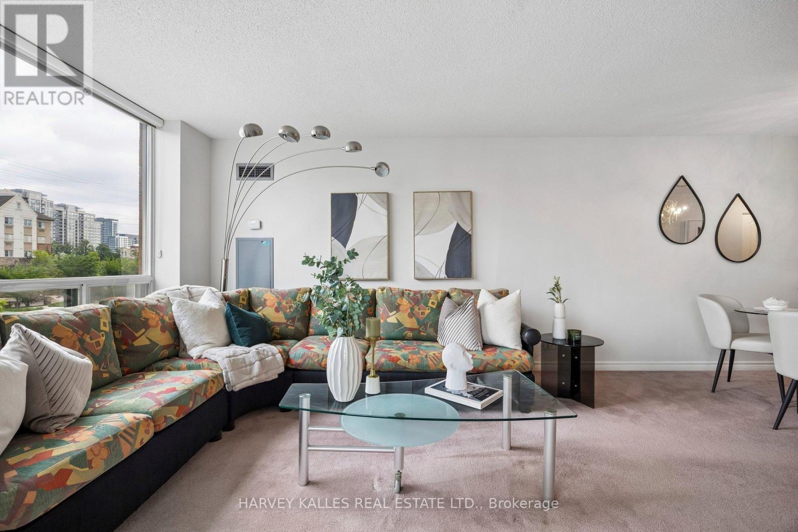 302 - 745 NEW WESTMINSTER DRIVE