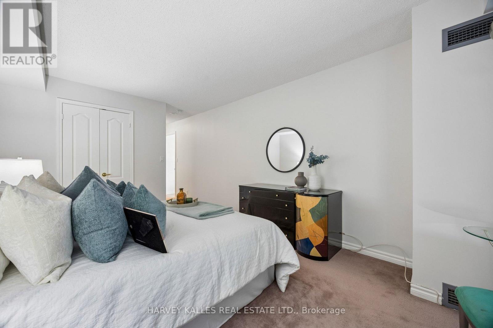 302 - 745 NEW WESTMINSTER DRIVE