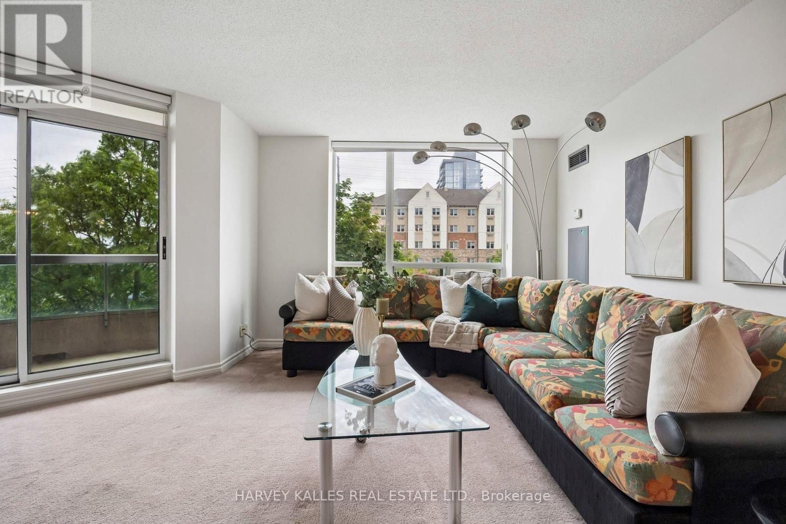 302 - 745 NEW WESTMINSTER DRIVE