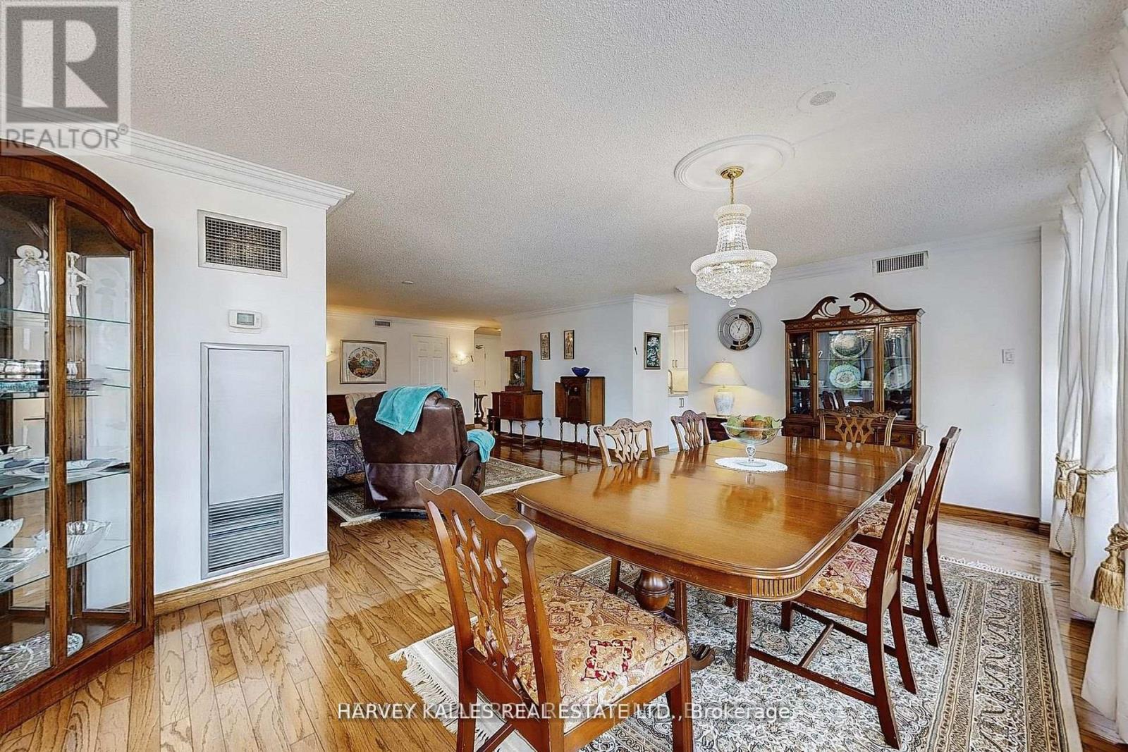 311 - 7300 YONGE STREET