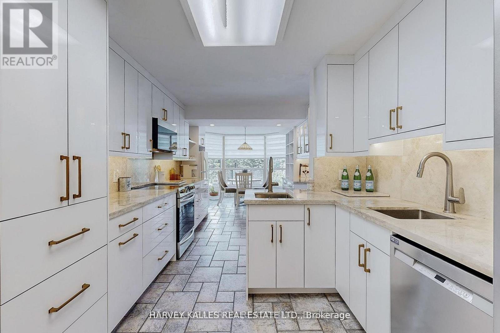 311 - 7300 YONGE STREET