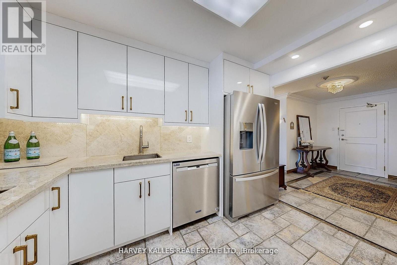 311 - 7300 YONGE STREET