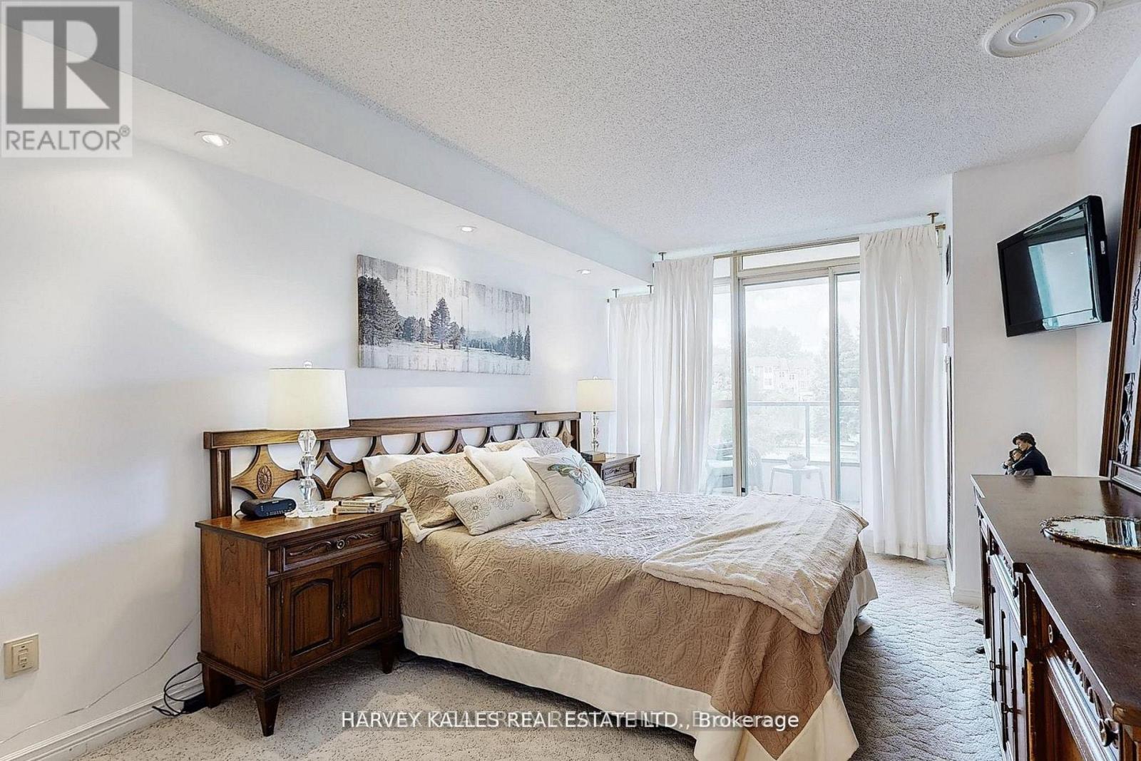 311 - 7300 YONGE STREET
