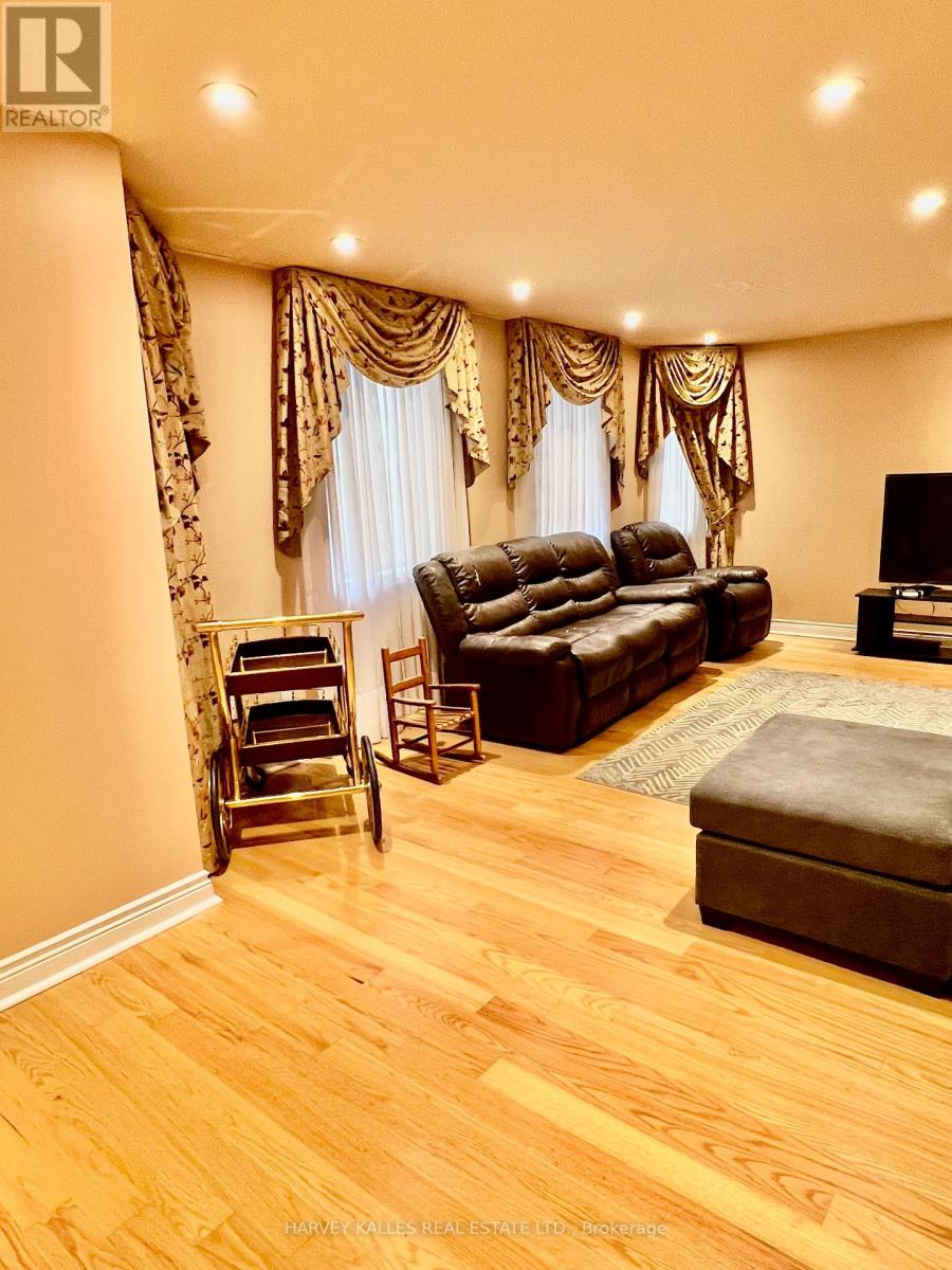 BSMT - 44 ANN LOUISE CRESCENT